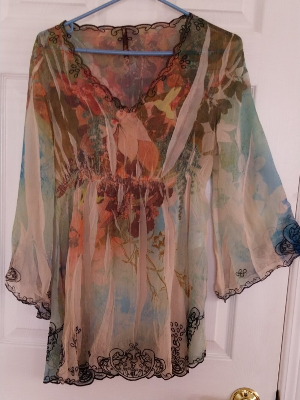 Sheer Floral V-Neck Women’s Top in Multicolor - Picture 5 of 11